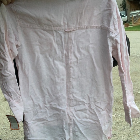 Woman’s pink button down blouse. Never worn, great for casual wear - Picture 2 of 3